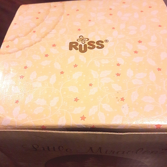 Russ/Little Miracles Christmas Music Box. Plays "White Christmas". Cream Colored - Picture 4 of 4